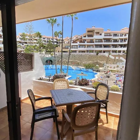 Walk To Golf Heated Pool Apartment