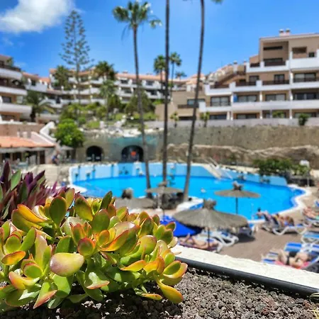 Walk To Golf Heated Pool